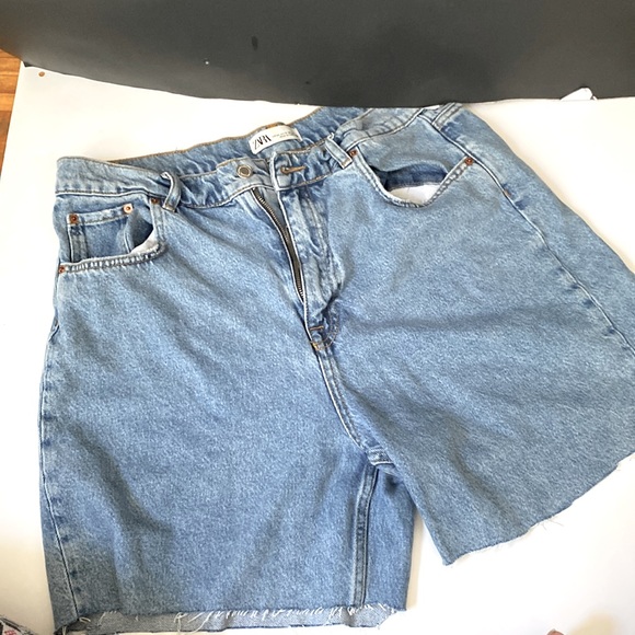 Washed out jean shorts from Zara - Picture 1 of 5
